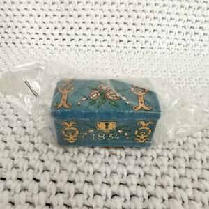 LUNDBY Blue Handpainted Vintage Dollhouse Miniature Leksand Trunk Chest NOS New